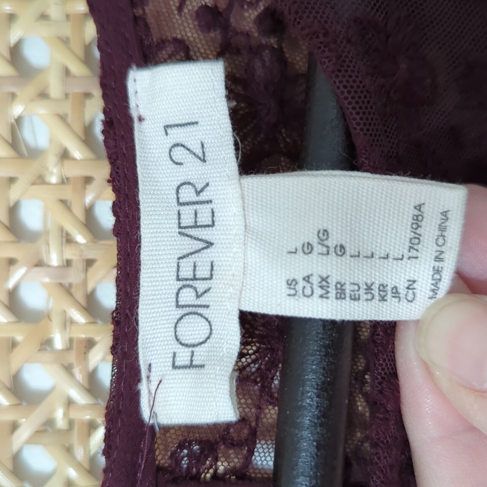 Forever 21 Lace and Ruffle Top - Picture 4 of 6